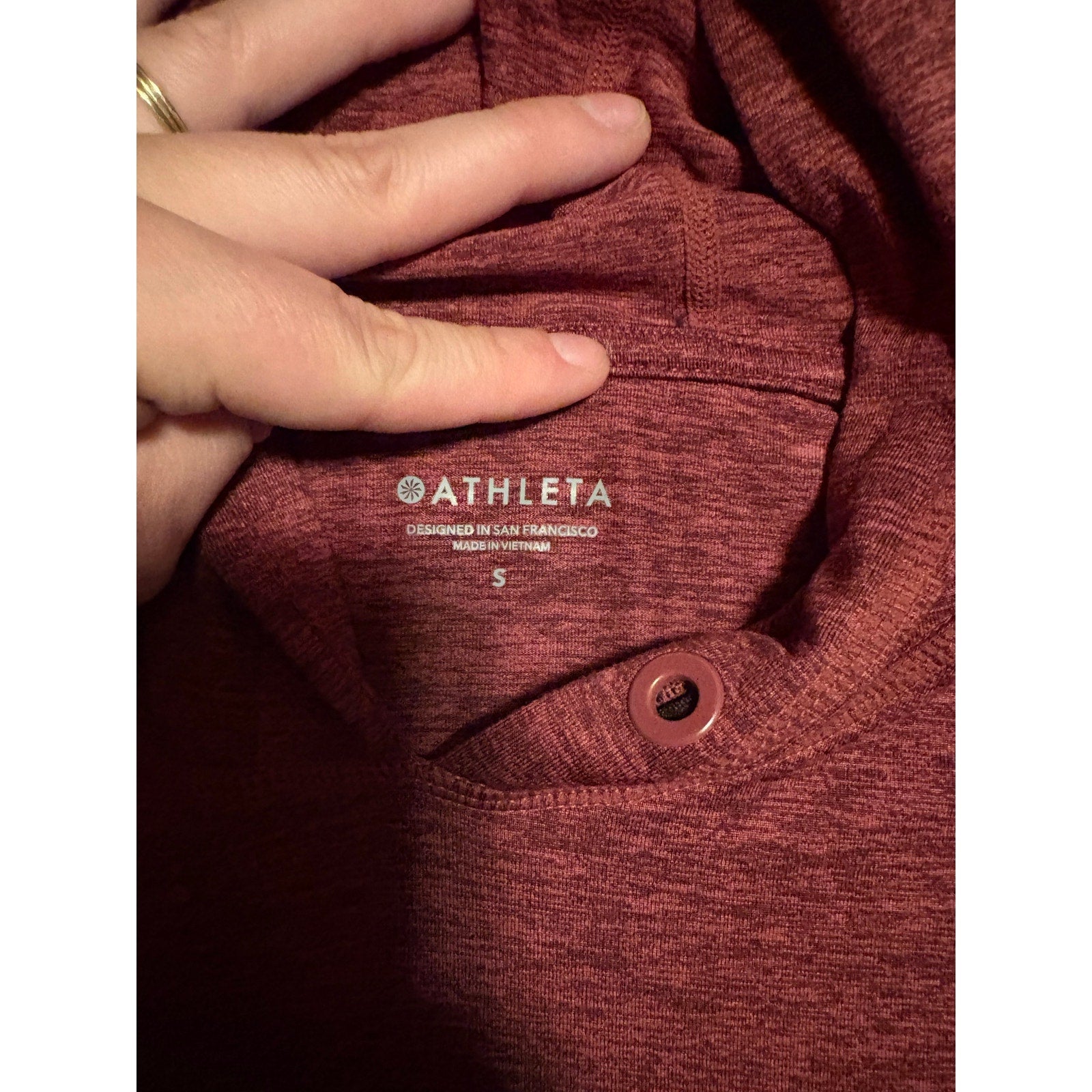 Athleta Maroon Long Sleeve Workout Top Sz Small